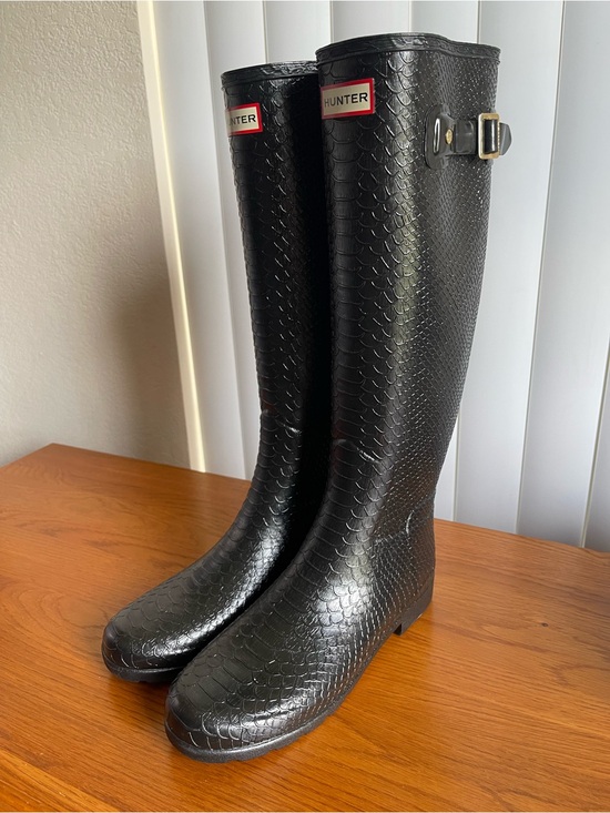 Hunter Shoes - Hunter Women’s Original Refined Scale Texture Tall Boots Black Size 9